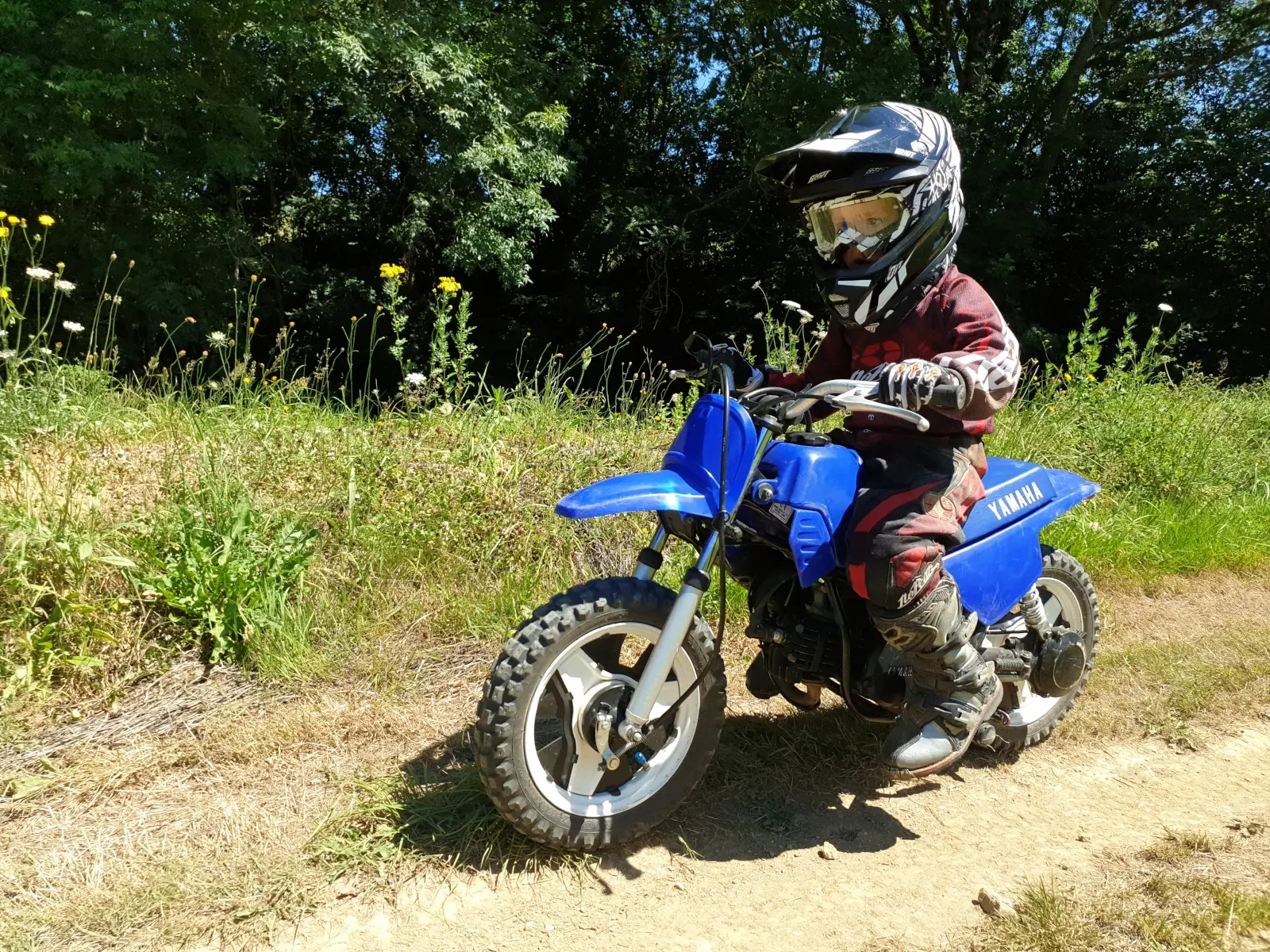 Clément #205 en 2020 sur Yamaha PW 50 lors d'un entraînement à Martigné Ferchaud (35) sur le petit terrain