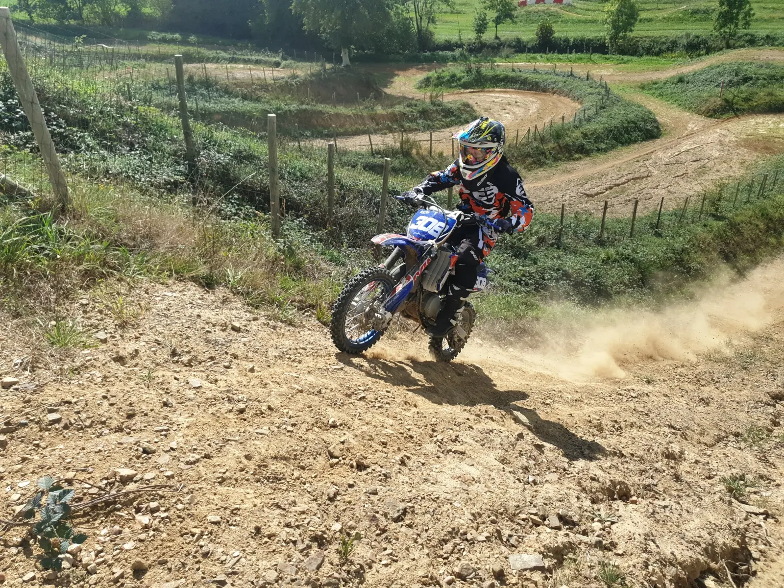 Quentin #308 en 2022 sur Yamaha YZ 65 lors d'un entraînement à Martigné Ferchaud (35) sur le grand terrain